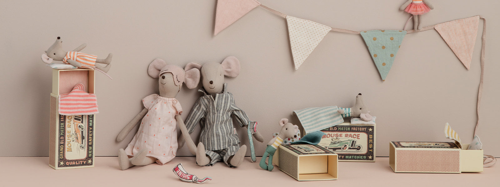 Maileg - Rainy Day Play