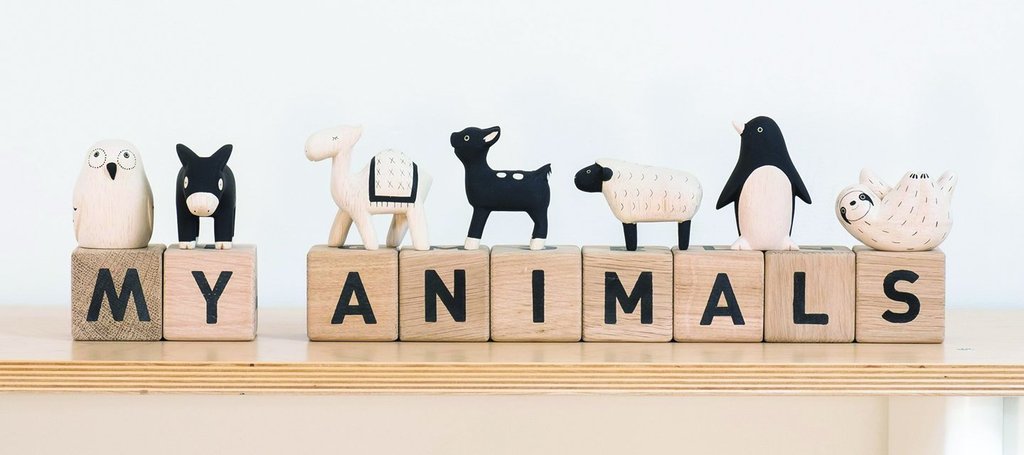 Pole pole, small wooden animals hand carved in Bali