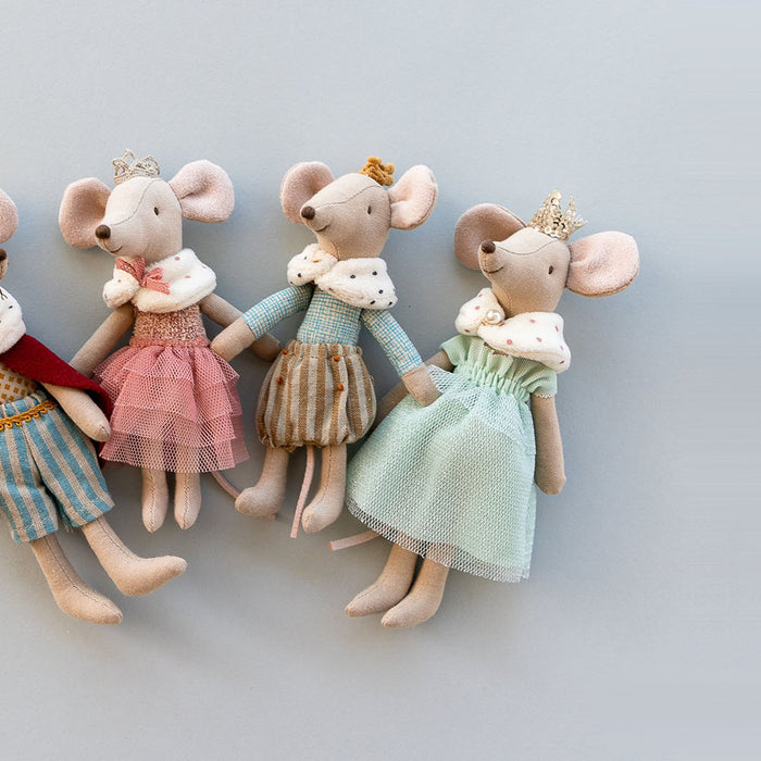 Welcome to Our Maileg Univerese!