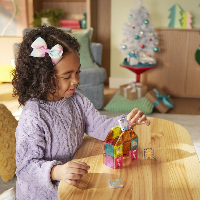 Magnetic Tiles MAGNA-TILES - microMAGS - Gingerbread House Travel Set - 24 Piece Set