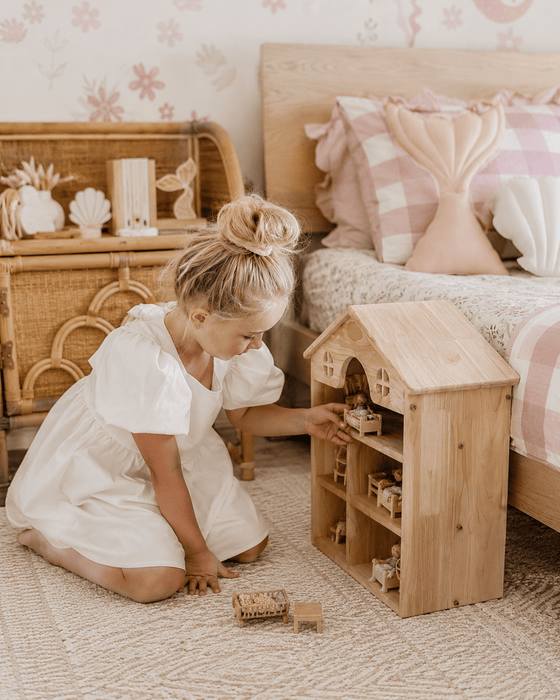 Doll Houses QToys Classic Wooden Dollhouse