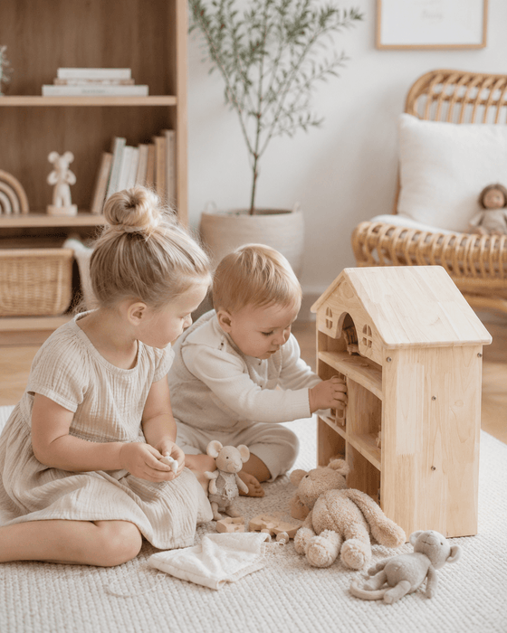 Doll Houses QToys Classic Wooden Dollhouse