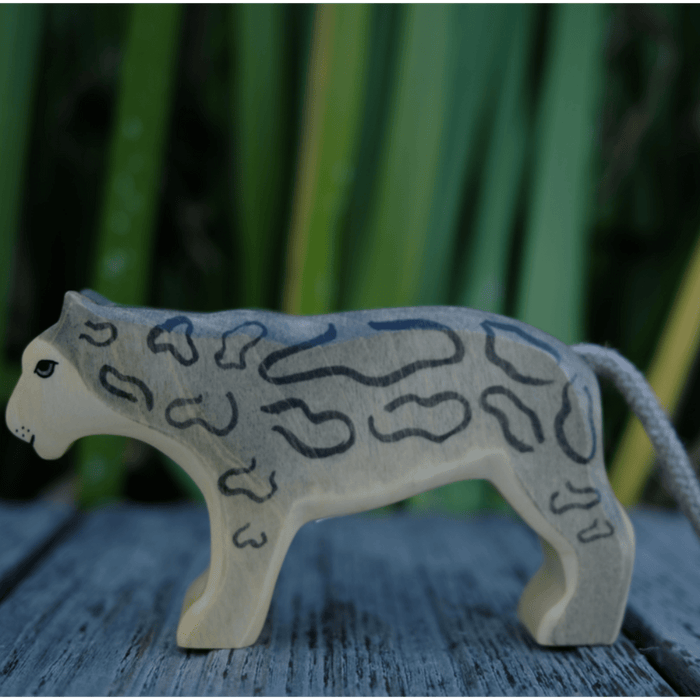 Animal Figurine HolzWald Snow Leopard 4262389075116