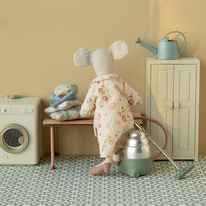 Doll House Furniture Maileg Closet Mouse Cream