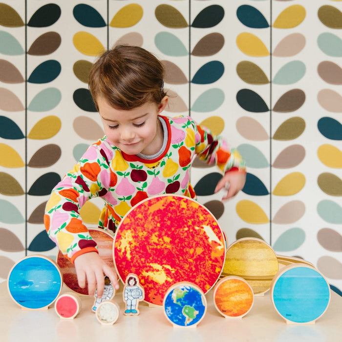 Activity Toys The Freckled Frog Travelling in Space