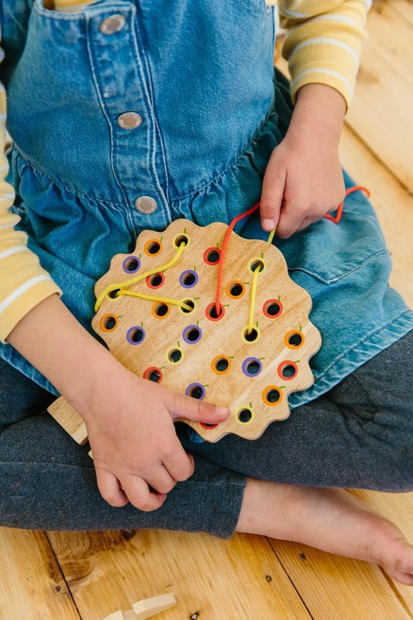 Freckled Frog Threading Tree — Toypark Australia