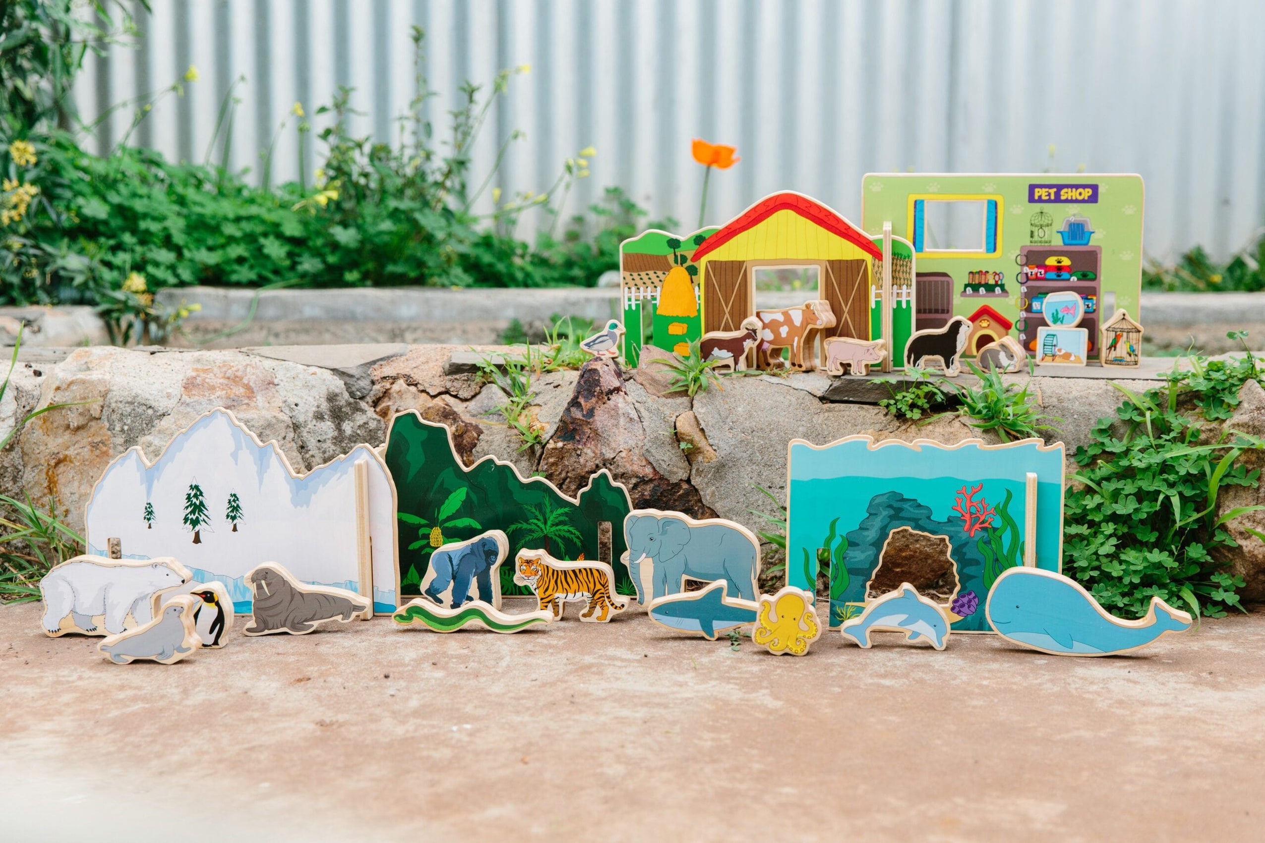 Freckled Frogs Happy Architect Animals — Habitat | Wooden Blocks ...