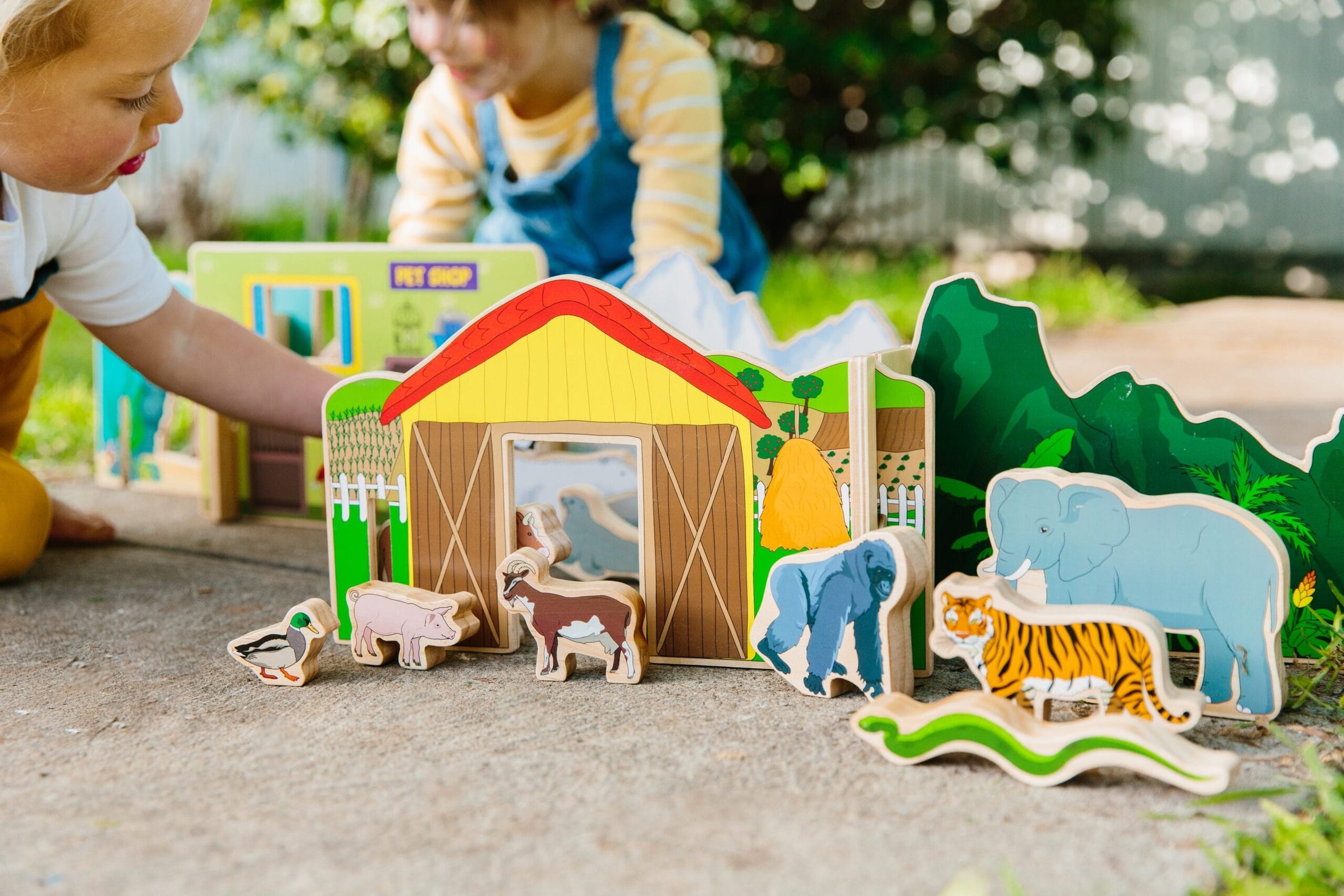 Freckled Frogs Happy Architect Animals — Habitat | Wooden Blocks ...