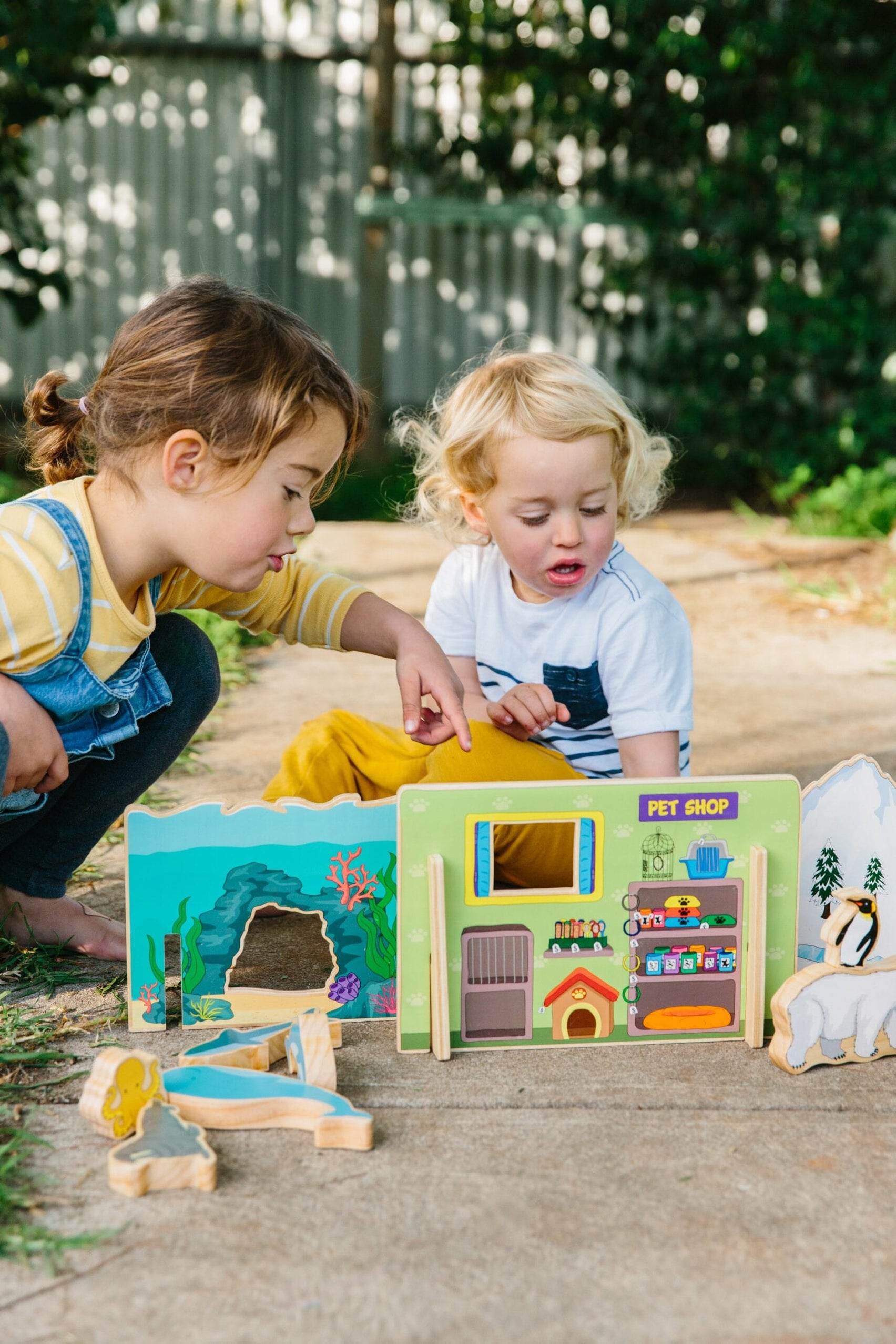 Freckled Frogs Happy Architect Animals — Habitat | Wooden Blocks ...